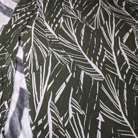 Zac & Rachel | Tropical Island Print Resort Button Up Hawaiian Blouse Size Large - Picture 7 of 7